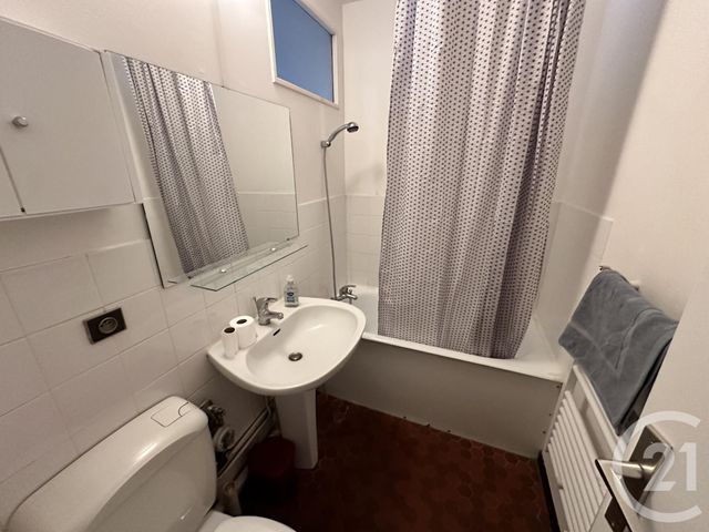 Appartement Studio à louer - 1 pièce - 27.61 m2 - LA ROCHELLE - 17 - POITOU-CHARENTES - Century 21 Agence Du Centre Ville