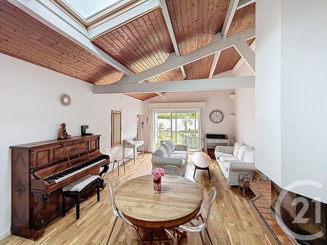 maison à louer - 4 pièces - 102.4 m2 - ROCHEFORT - 17 - POITOU-CHARENTES - Century 21 Agence Du Centre Ville