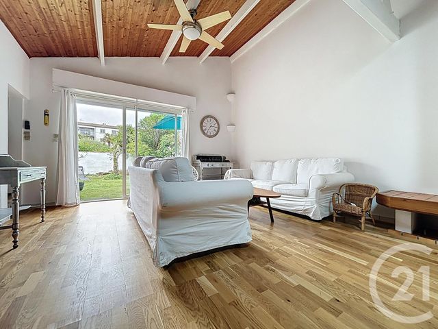 maison à louer - 4 pièces - 102.4 m2 - ROCHEFORT - 17 - POITOU-CHARENTES - Century 21 Agence Du Centre Ville