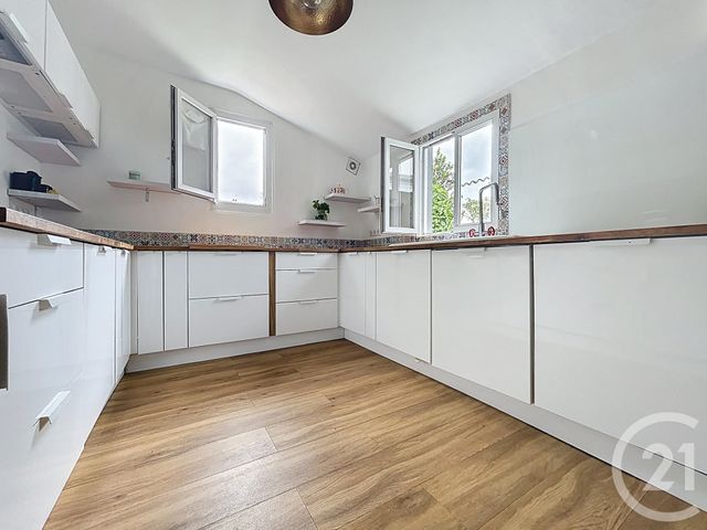 maison à louer - 4 pièces - 102.4 m2 - ROCHEFORT - 17 - POITOU-CHARENTES - Century 21 Agence Du Centre Ville