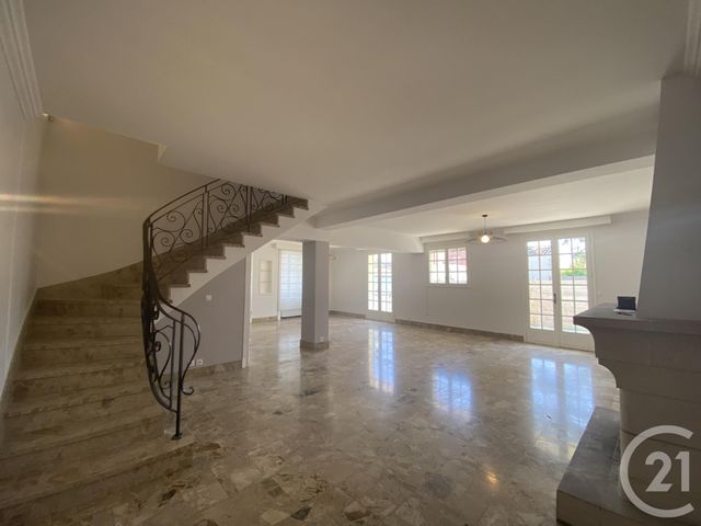 maison à louer - 6 pièces - 177.8 m2 - LA ROCHELLE - 17 - POITOU-CHARENTES - Century 21 Agence Du Centre Ville