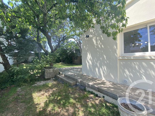 maison à louer - 6 pièces - 177.8 m2 - LA ROCHELLE - 17 - POITOU-CHARENTES - Century 21 Agence Du Centre Ville