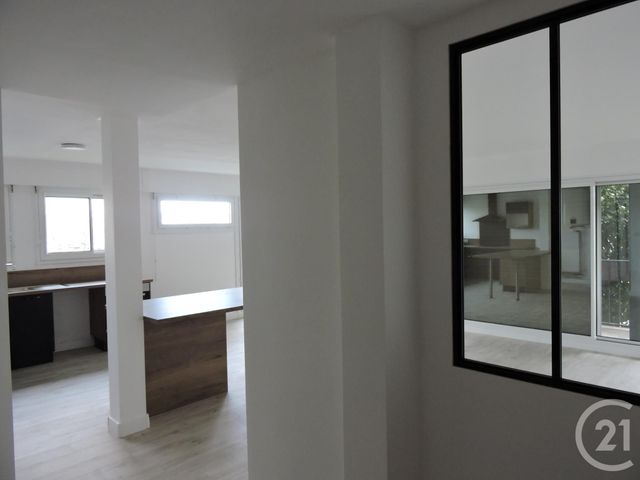 Appartement T3 à louer - 3 pièces - 83.28 m2 - LA ROCHELLE - 17 - POITOU-CHARENTES - Century 21 Agence Du Centre Ville