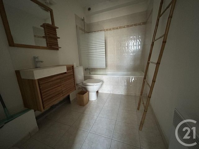 Appartement Studio à louer - 1 pièce - 26.98 m2 - LA ROCHELLE - 17 - POITOU-CHARENTES - Century 21 Agence Du Centre Ville