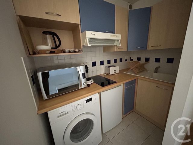 Appartement Studio à louer - 1 pièce - 26.98 m2 - LA ROCHELLE - 17 - POITOU-CHARENTES - Century 21 Agence Du Centre Ville
