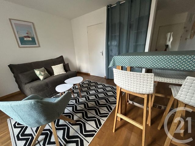 Appartement Studio à louer - 1 pièce - 26.98 m2 - LA ROCHELLE - 17 - POITOU-CHARENTES - Century 21 Agence Du Centre Ville