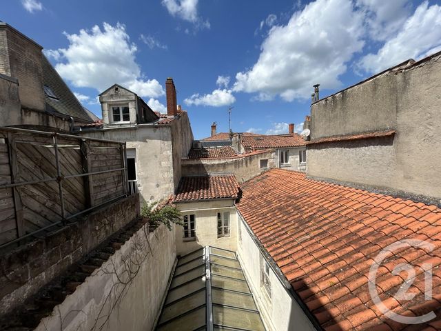 Appartement Studio à louer - 1 pièce - 26.98 m2 - LA ROCHELLE - 17 - POITOU-CHARENTES - Century 21 Agence Du Centre Ville