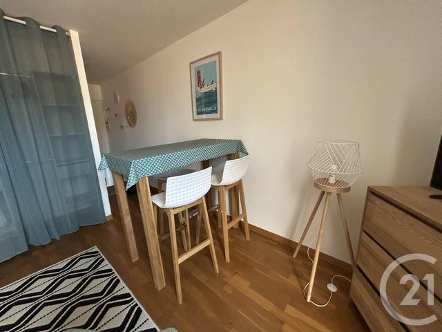 Appartement Studio à louer - 1 pièce - 26.98 m2 - LA ROCHELLE - 17 - POITOU-CHARENTES - Century 21 Agence Du Centre Ville