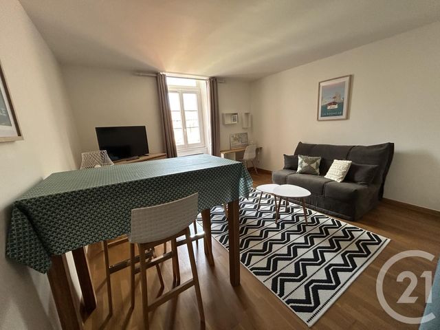 Appartement Studio à louer - 1 pièce - 26.98 m2 - LA ROCHELLE - 17 - POITOU-CHARENTES - Century 21 Agence Du Centre Ville