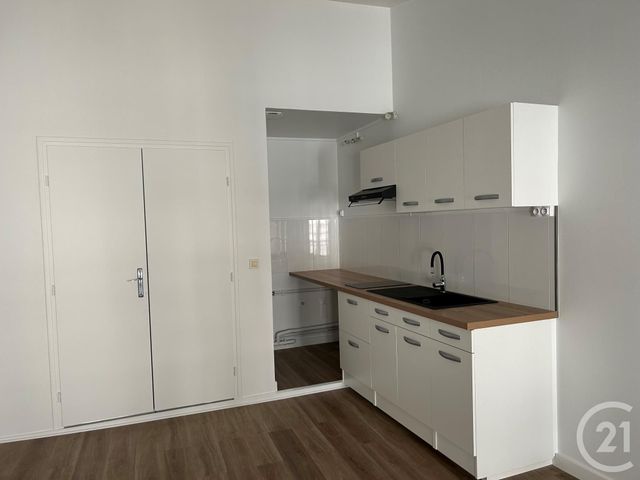 Appartement F2 à louer - 2 pièces - 51.52 m2 - LA ROCHELLE - 17 - POITOU-CHARENTES - Century 21 Agence Du Centre Ville
