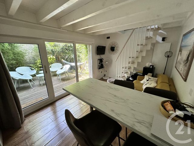 Appartement T2 duplex à louer - 2 pièces - 26.72 m2 - LA ROCHELLE - 17 - POITOU-CHARENTES - Century 21 Agence Du Centre Ville