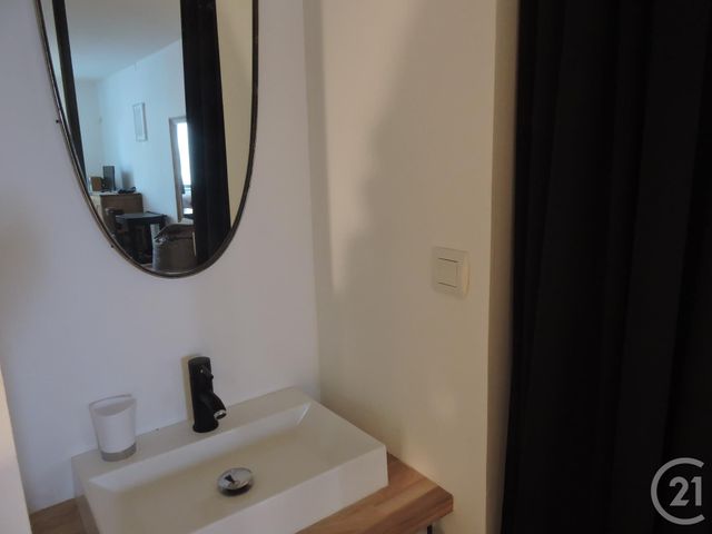 Appartement T1 bis à louer - 2 pièces - 43.29 m2 - LA ROCHELLE - 17 - POITOU-CHARENTES - Century 21 Agence Du Centre Ville