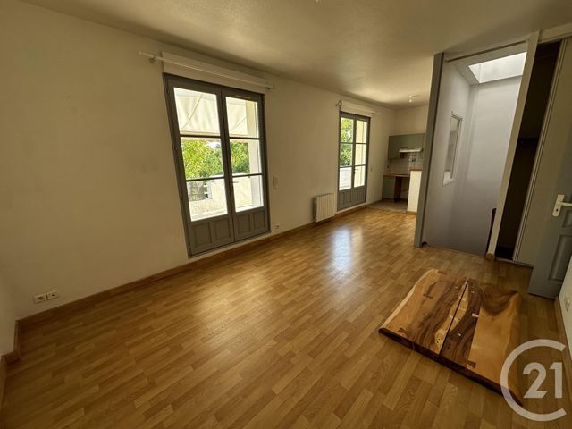 Appartement à louer - 3 pièces - 51.1 m2 - LA ROCHELLE - 17 - POITOU-CHARENTES - Century 21 Agence Du Centre Ville