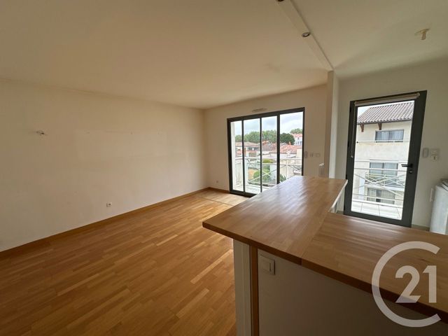 Appartement F3 à louer - 3 pièces - 58.09 m2 - LA ROCHELLE - 17 - POITOU-CHARENTES - Century 21 Agence Du Centre Ville