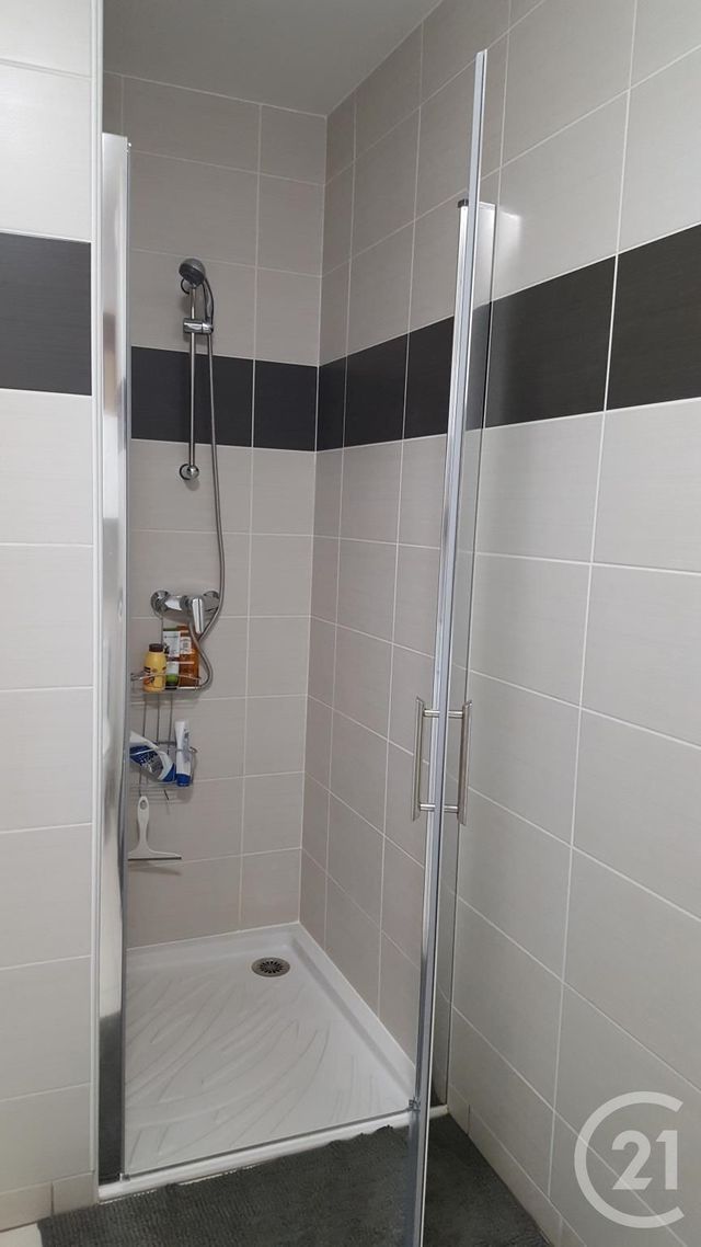 Appartement T2 à louer - 2 pièces - 43.0 m2 - LA ROCHELLE - 17 - POITOU-CHARENTES - Century 21 Agence Du Centre Ville