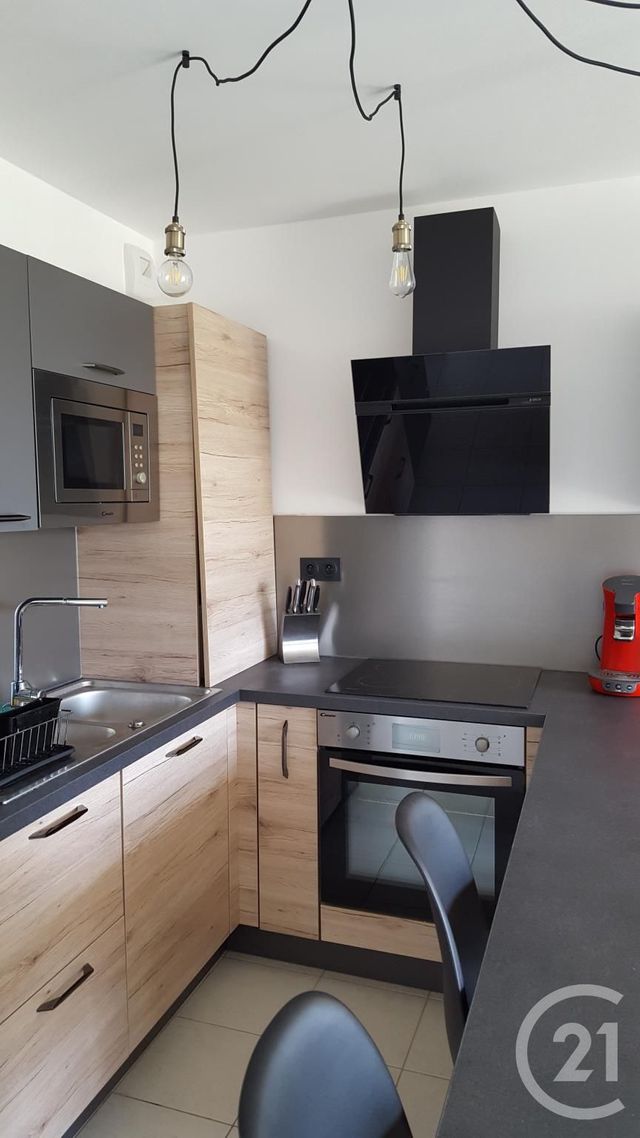 Appartement T2 à louer - 2 pièces - 43.0 m2 - LA ROCHELLE - 17 - POITOU-CHARENTES - Century 21 Agence Du Centre Ville