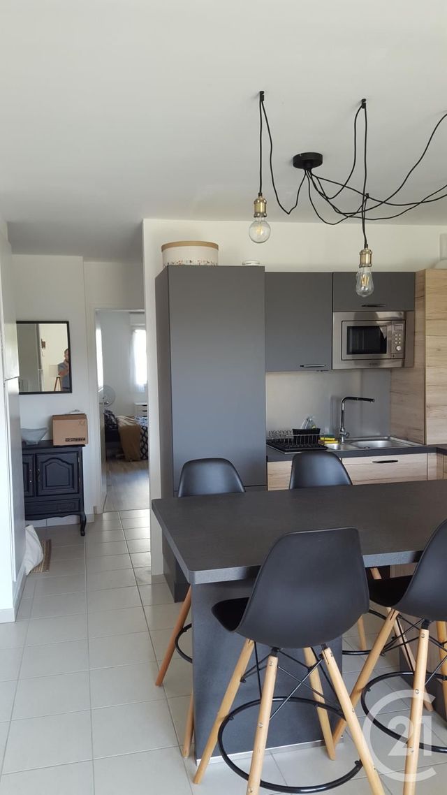 Appartement T2 à louer - 2 pièces - 43.0 m2 - LA ROCHELLE - 17 - POITOU-CHARENTES - Century 21 Agence Du Centre Ville