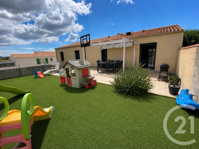 maison à vendre - 7 pièces - 148.0 m2 - PUILBOREAU - 17 - POITOU-CHARENTES - Century 21 Agence Du Centre Ville