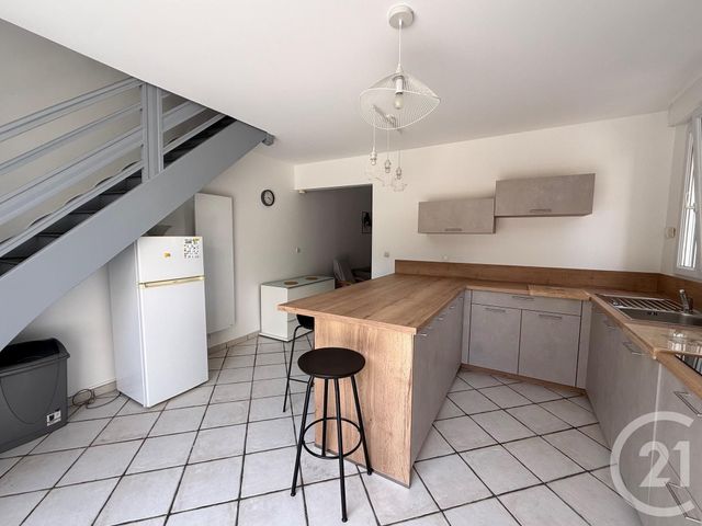 maison à louer - 1 pièce - 12.0 m2 - AYTRE - 17 - POITOU-CHARENTES - Century 21 Agence Du Centre Ville