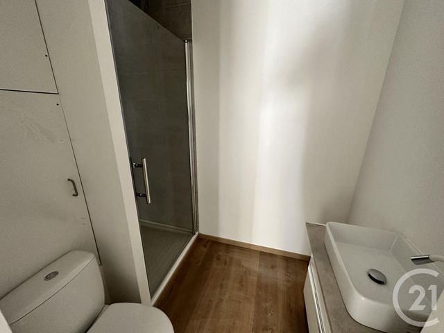 Appartement Studio à louer - 1 pièce - 22.58 m2 - ROCHEFORT - 17 - POITOU-CHARENTES - Century 21 Agence Du Centre Ville