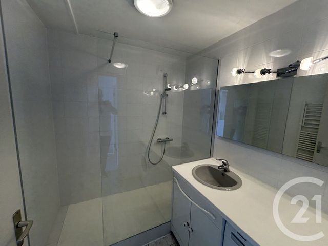 Appartement T1 bis à louer - 2 pièces - 38.1 m2 - LA ROCHELLE - 17 - POITOU-CHARENTES - Century 21 Agence Du Centre Ville