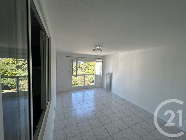 Appartement T1 bis à louer - 2 pièces - 38.1 m2 - LA ROCHELLE - 17 - POITOU-CHARENTES - Century 21 Agence Du Centre Ville