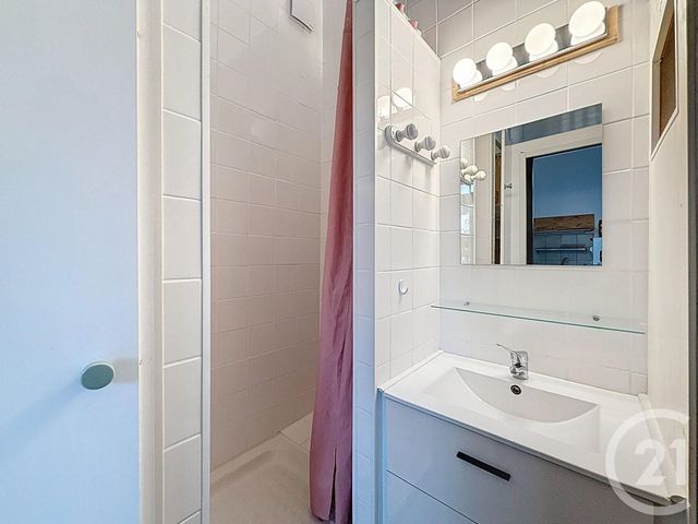 Appartement Studio à louer - 1 pièce - 16.0 m2 - ROCHEFORT - 17 - POITOU-CHARENTES - Century 21 Agence Du Centre Ville