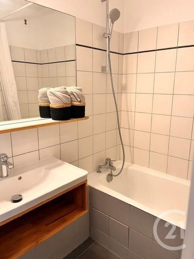 Appartement Studio à louer - 1 pièce - 26.02 m2 - LA ROCHELLE - 17 - POITOU-CHARENTES - Century 21 Agence Du Centre Ville