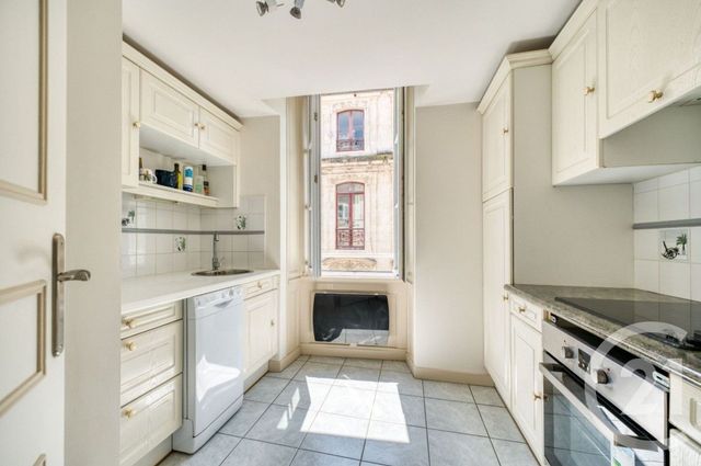 Appartement F2 à louer - 2 pièces - 58.0 m2 - LA ROCHELLE - 17 - POITOU-CHARENTES - Century 21 Agence Du Centre Ville