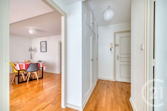 Appartement F2 à louer - 2 pièces - 58.0 m2 - LA ROCHELLE - 17 - POITOU-CHARENTES - Century 21 Agence Du Centre Ville