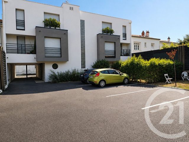 Appartement T4 à vendre - 4 pièces - 84.44 m2 - LA ROCHELLE - 17 - POITOU-CHARENTES - Century 21 Agence Du Centre Ville