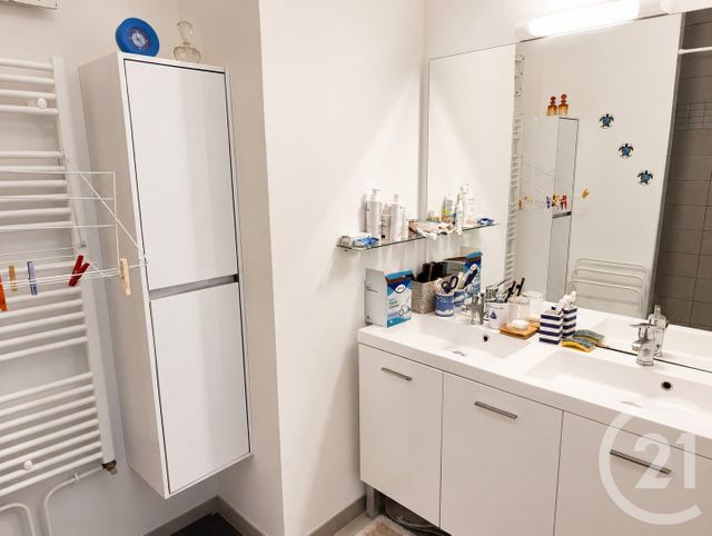 Appartement T4 à vendre - 4 pièces - 84.44 m2 - LA ROCHELLE - 17 - POITOU-CHARENTES - Century 21 Agence Du Centre Ville
