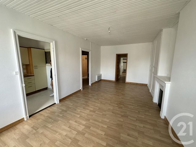 Appartement T3 à louer - 3 pièces - 60.14 m2 - ROCHEFORT - 17 - POITOU-CHARENTES - Century 21 Agence Du Centre Ville