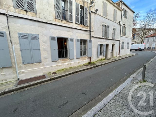 Appartement F2 à louer - 2 pièces - 46.75 m2 - LA ROCHELLE - 17 - POITOU-CHARENTES - Century 21 Agence Du Centre Ville