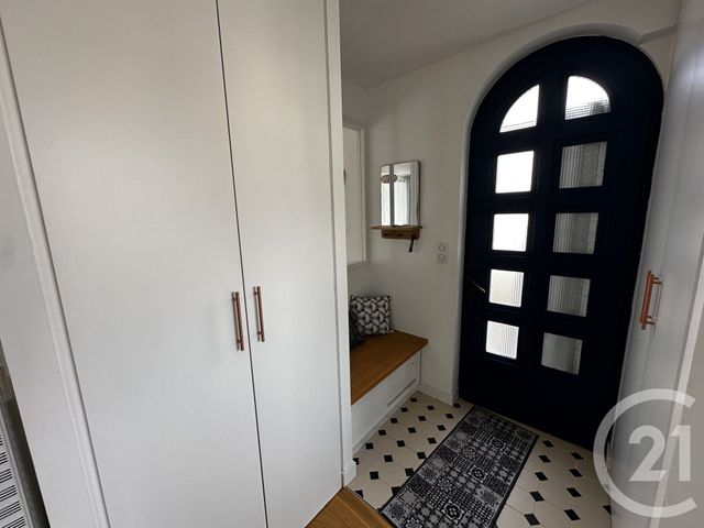 maison à louer - 6 pièces - 135.87 m2 - LA ROCHELLE - 17 - POITOU-CHARENTES - Century 21 Agence Du Centre Ville