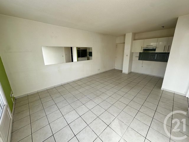 Appartement à louer - 2 pièces - 38.67 m2 - LA ROCHELLE - 17 - POITOU-CHARENTES - Century 21 Agence Du Centre Ville