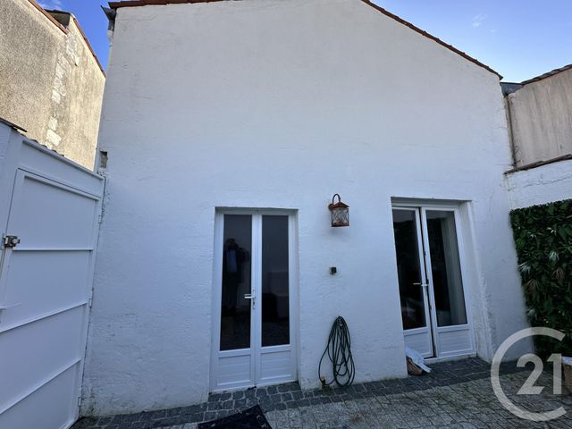 maison à louer - 4 pièces - 16.0 m2 - LA ROCHELLE - 17 - POITOU-CHARENTES - Century 21 Agence Du Centre Ville