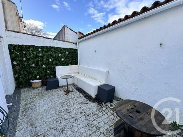 maison à louer - 4 pièces - 16.0 m2 - LA ROCHELLE - 17 - POITOU-CHARENTES - Century 21 Agence Du Centre Ville