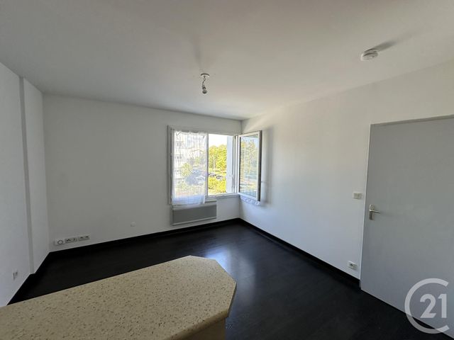 Appartement F2 à louer - 2 pièces - 36.48 m2 - LA ROCHELLE - 17 - POITOU-CHARENTES - Century 21 Agence Du Centre Ville