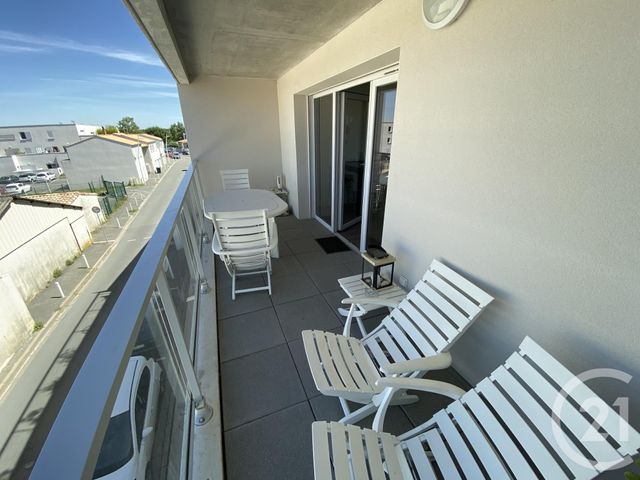 Appartement F3 à louer - 3 pièces - 58.32 m2 - LA ROCHELLE - 17 - POITOU-CHARENTES - Century 21 Agence Du Centre Ville