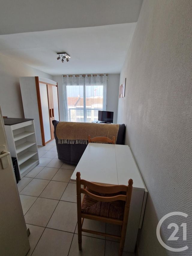 Appartement Studio à louer - 1 pièce - 19.98 m2 - LA ROCHELLE - 17 - POITOU-CHARENTES - Century 21 Agence Du Centre Ville