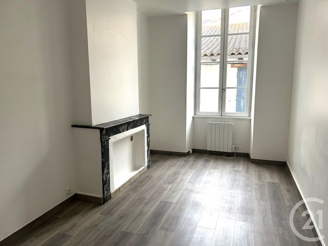 Appartement T4 à louer - 4 pièces - 63.56 m2 - LA ROCHELLE - 17 - POITOU-CHARENTES - Century 21 Agence Du Centre Ville