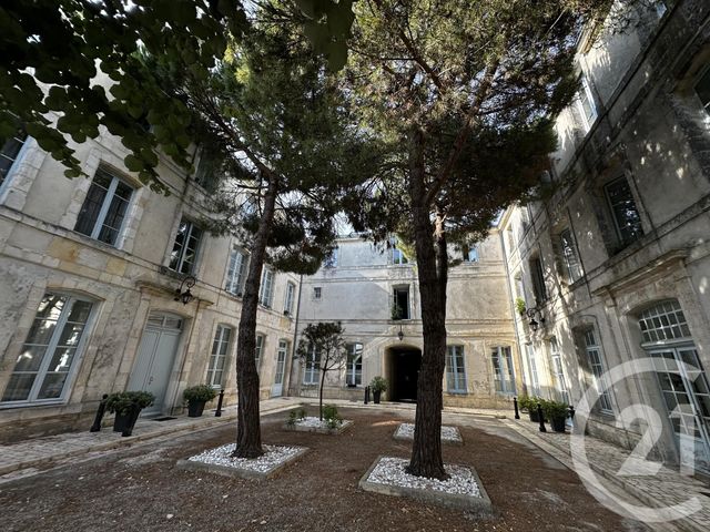 Appartement T1 bis à louer - 2 pièces - 33.35 m2 - LA ROCHELLE - 17 - POITOU-CHARENTES - Century 21 Agence Du Centre Ville