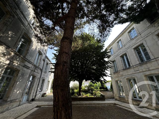 Appartement T1 bis à louer - 2 pièces - 33.35 m2 - LA ROCHELLE - 17 - POITOU-CHARENTES - Century 21 Agence Du Centre Ville