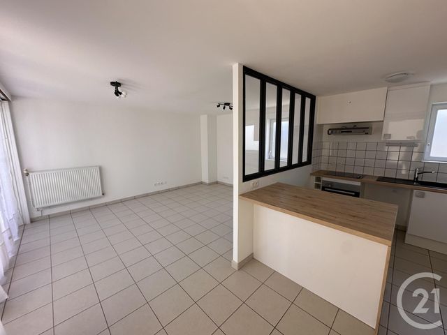 Appartement à louer - 2 pièces - 55.36 m2 - LA ROCHELLE - 17 - POITOU-CHARENTES - Century 21 Agence Du Centre Ville