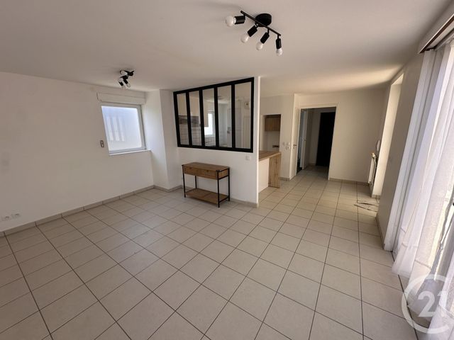 Appartement à louer - 2 pièces - 55.36 m2 - LA ROCHELLE - 17 - POITOU-CHARENTES - Century 21 Agence Du Centre Ville