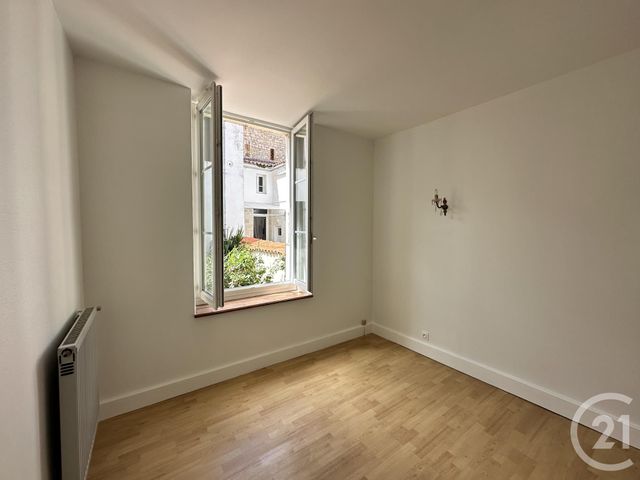 Appartement T3 à louer - 3 pièces - 68.2 m2 - ROCHEFORT - 17 - POITOU-CHARENTES - Century 21 Agence Du Centre Ville