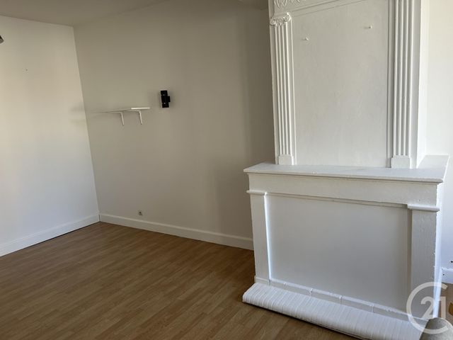 Appartement T3 à louer - 3 pièces - 68.2 m2 - ROCHEFORT - 17 - POITOU-CHARENTES - Century 21 Agence Du Centre Ville