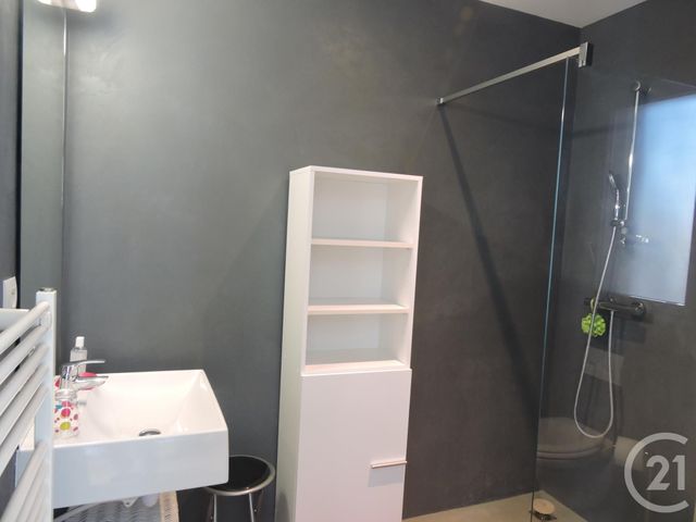 Appartement Studio à louer - 1 pièce - 21.95 m2 - LA ROCHELLE - 17 - POITOU-CHARENTES - Century 21 Agence Du Centre Ville