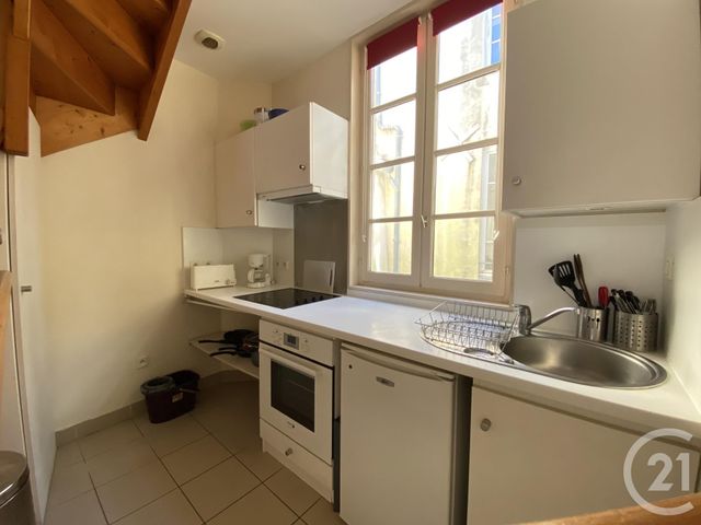 Appartement T2 duplex à louer - 2 pièces - 33.58 m2 - LA ROCHELLE - 17 - POITOU-CHARENTES - Century 21 Agence Du Centre Ville
